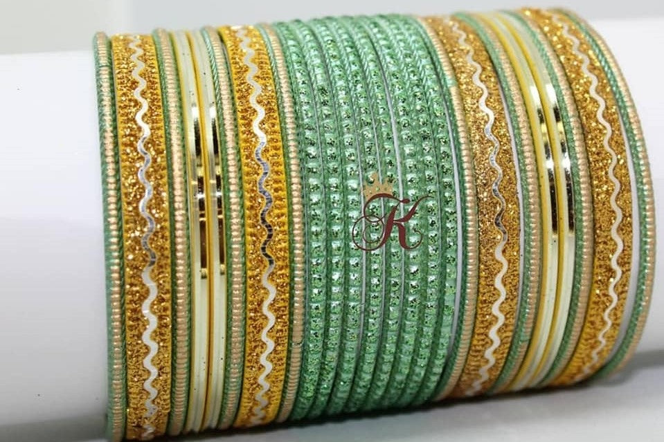 PRE MADE SET IN PISTA AND GOLD COLOUR