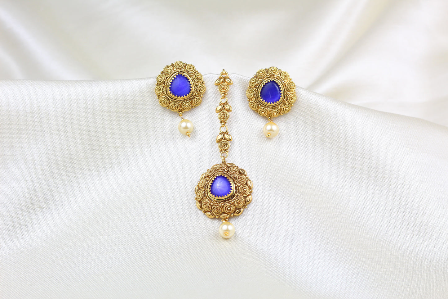 BLUE TIKKA SET WITH STUDS
