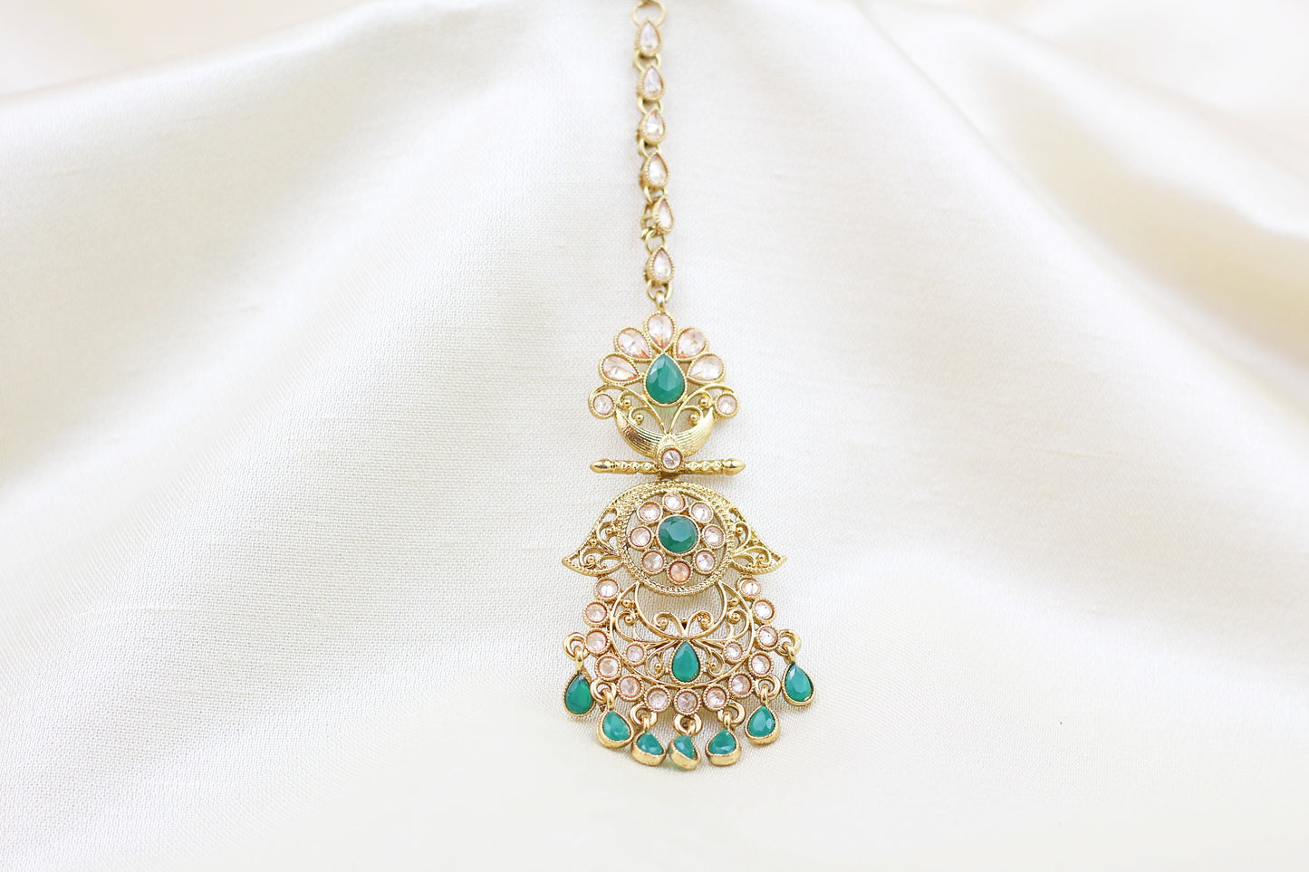 POLKI WITH GREEN BEADS MAANG TIKKA