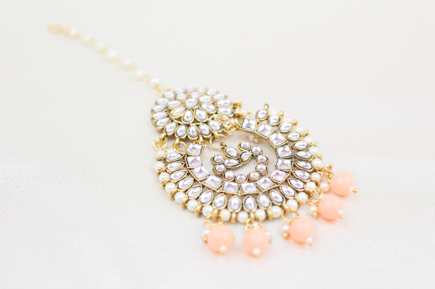 KUNDAN WITH PEACH PEARL MAANG TIKKA