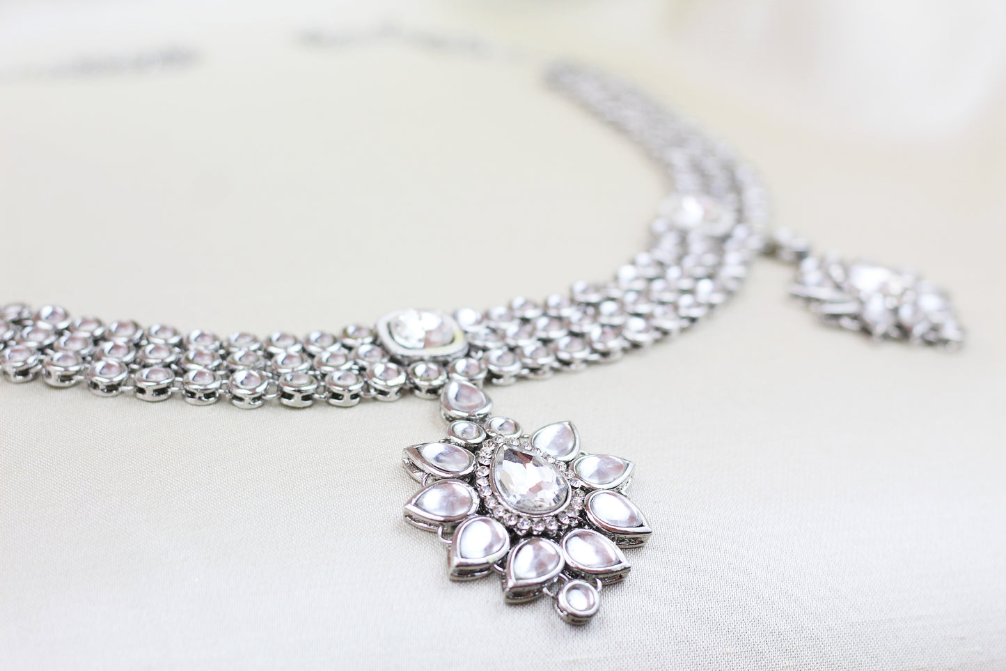 SILVER KUNDAN WAIST BELT WITH PENDANTS