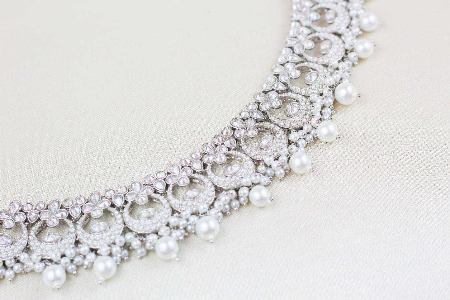 SILVER FINISH POLKI AND PEARL NECKLACE SET (4PC)