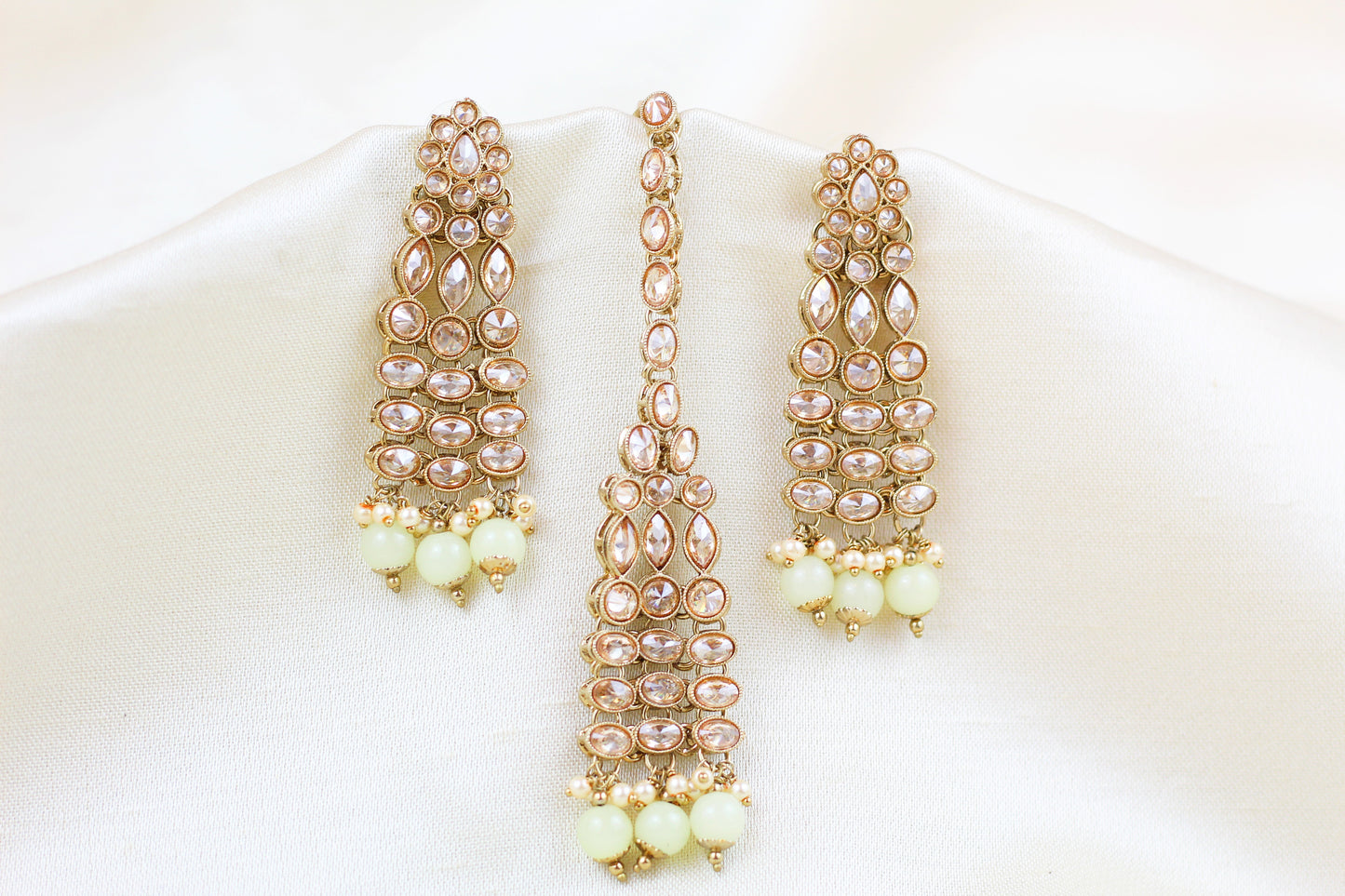 POLKI NECKLACE SET WITH LIGHT SAGE GREEN BEADS (4PC)