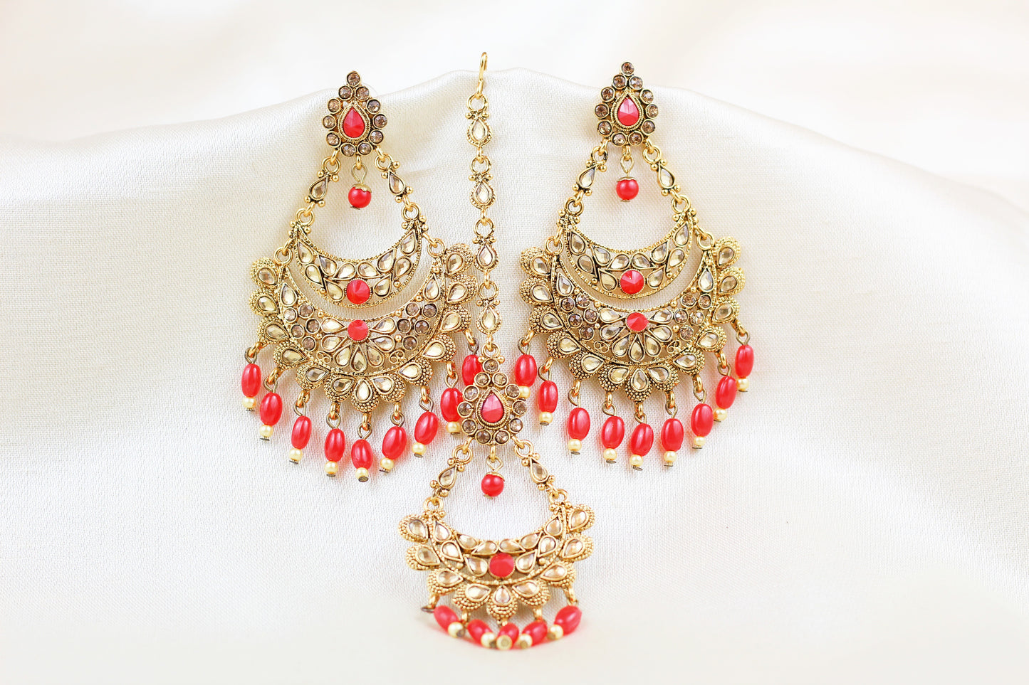 RED CHANDBALI TIKKA SET