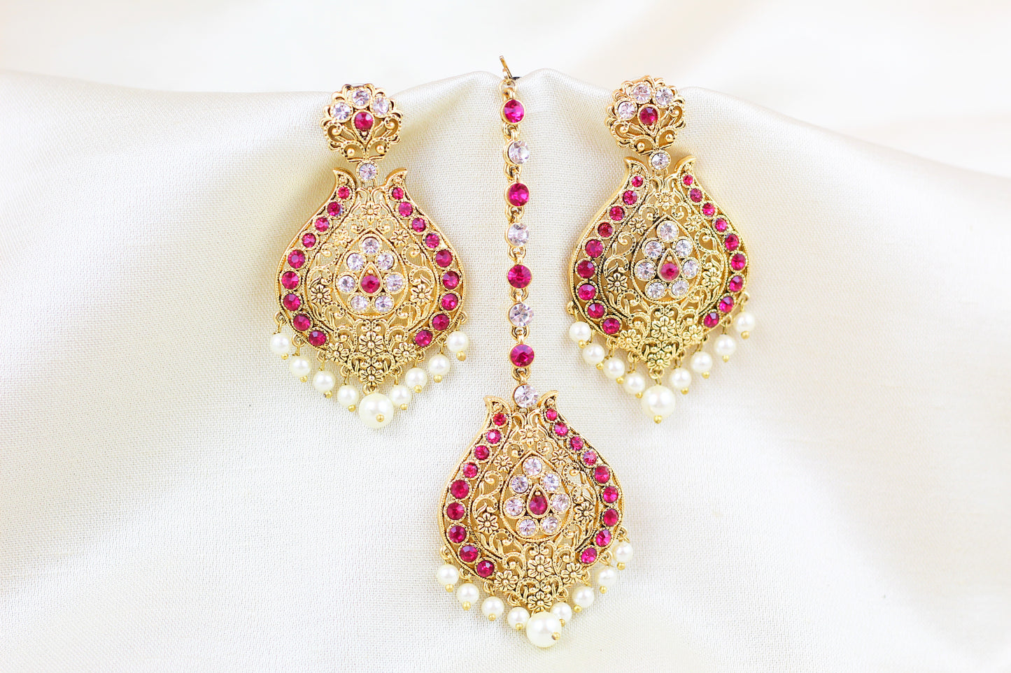 FUCHSIA PINK WITH PEARL TIKKA SET