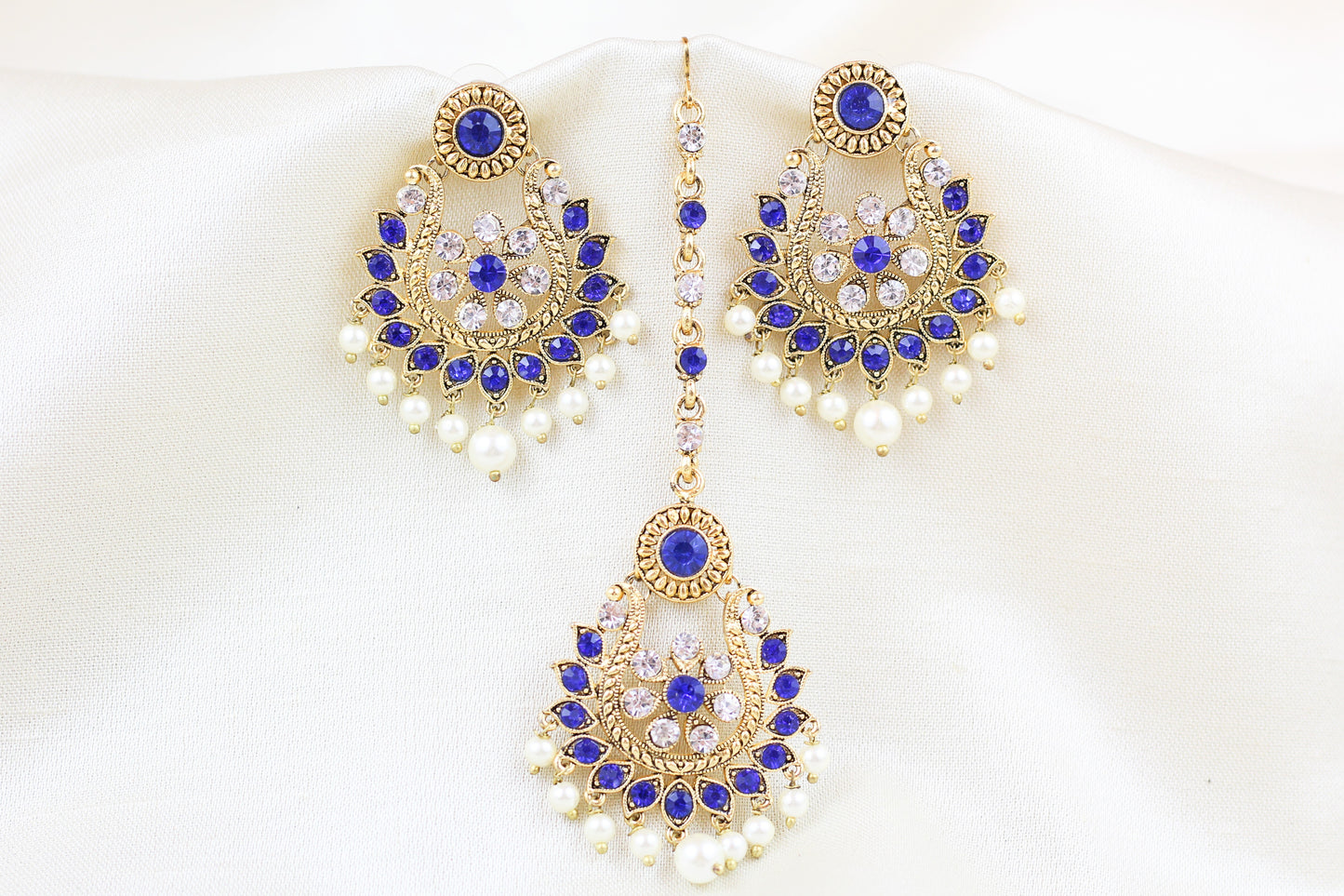 ROYAL BLUE WITH PEARL TIKKA SET