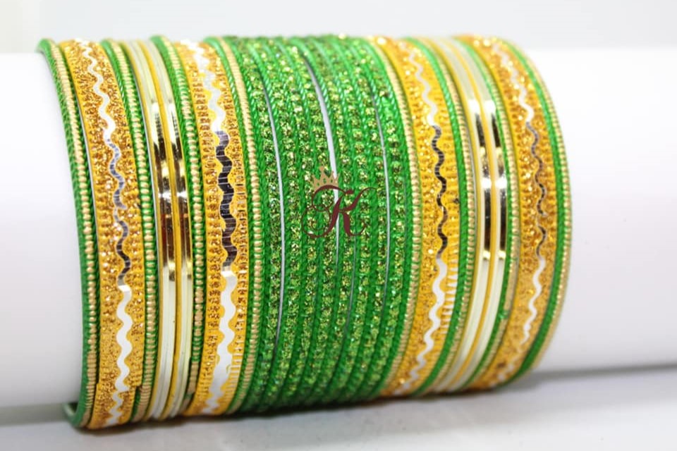 PRE MADE SET IN LIME GREEN AND GOLD COLOUR