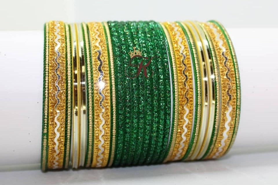 PRE MADE SET IN GREEN AND GOLD COLOUR