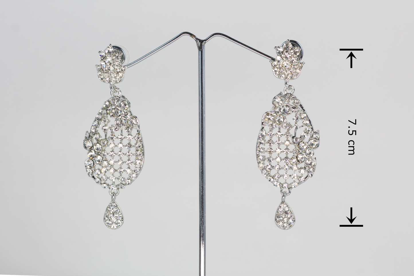 SILVER RHINE STONE EARRING
