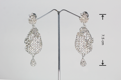 SILVER RHINE STONE EARRING
