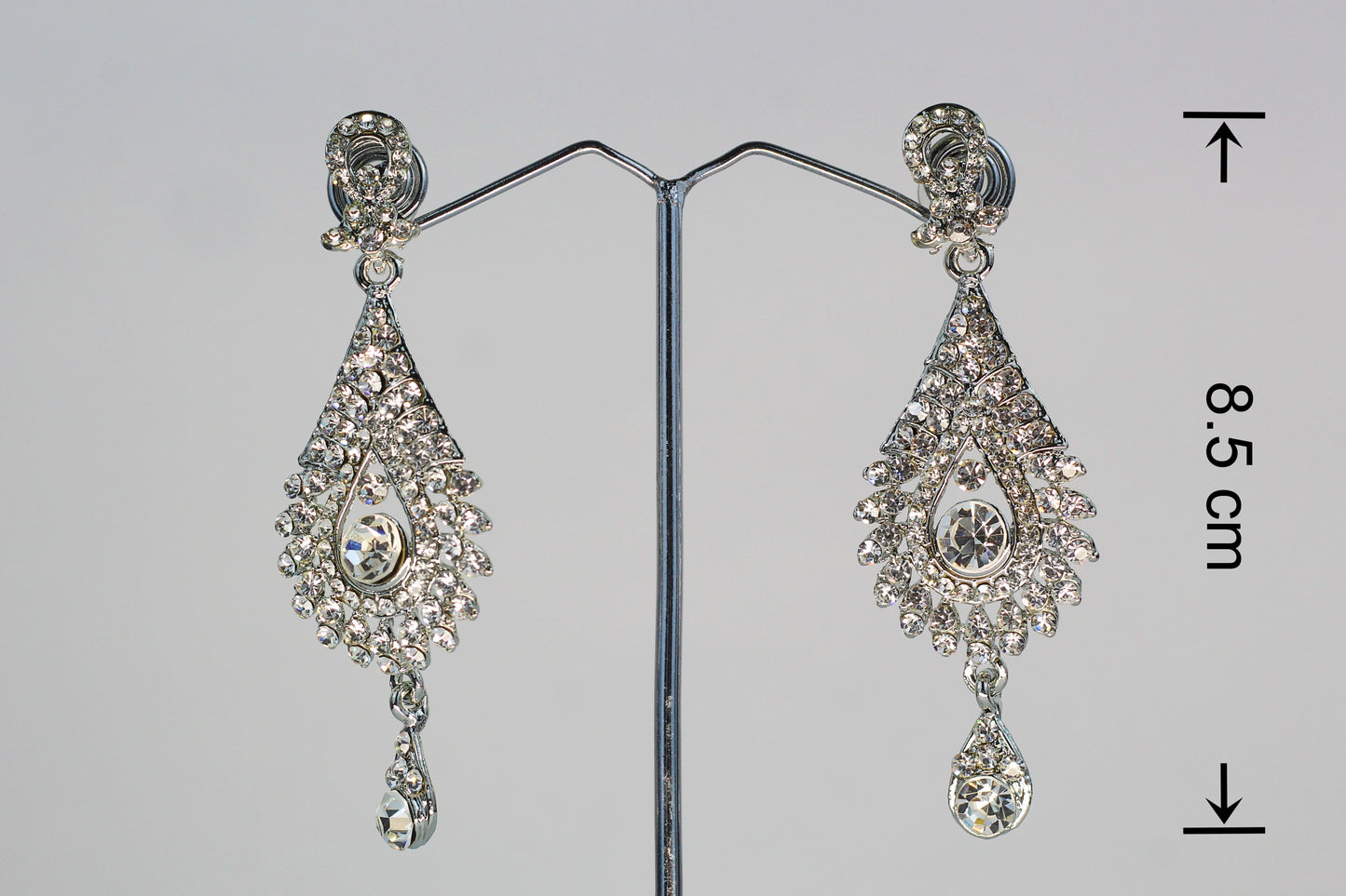 SILVER RHINE STONE EARRING