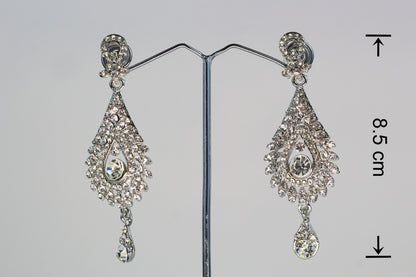 SILVER RHINE STONE EARRING