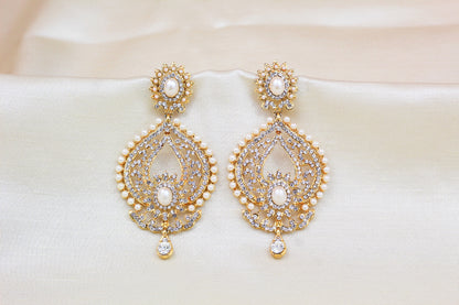 RHINE STONE AND PEARL EARRING