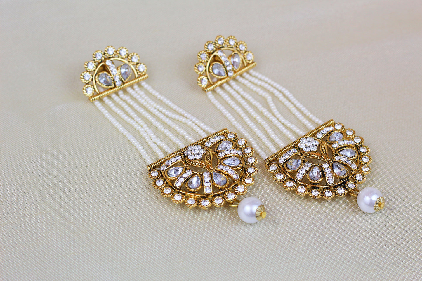 RHINE STONE EARRING WITH PEARL STRINGS