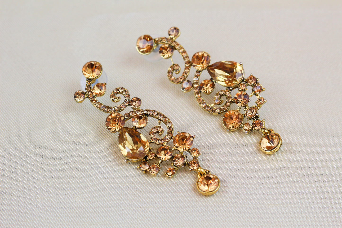 YELLOW/GOLD RHINE STONE EARRING