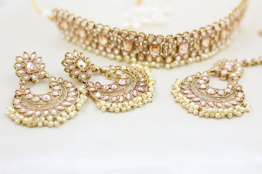 GOLD FINISH POLKI CHOKER SET (4PC)