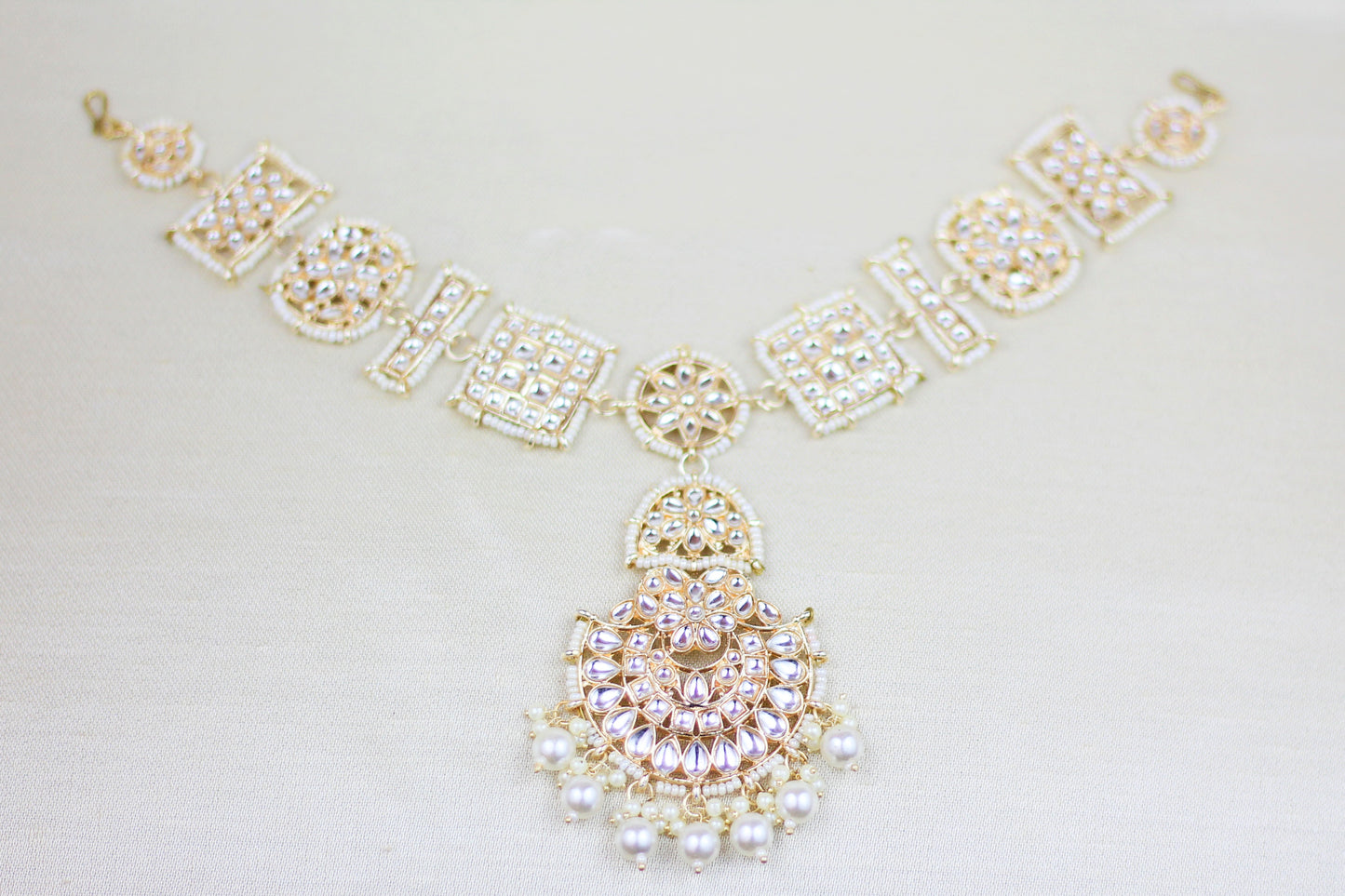 KUNDAN AND PEARL  SQUARE DESIGN MATHA PATTI