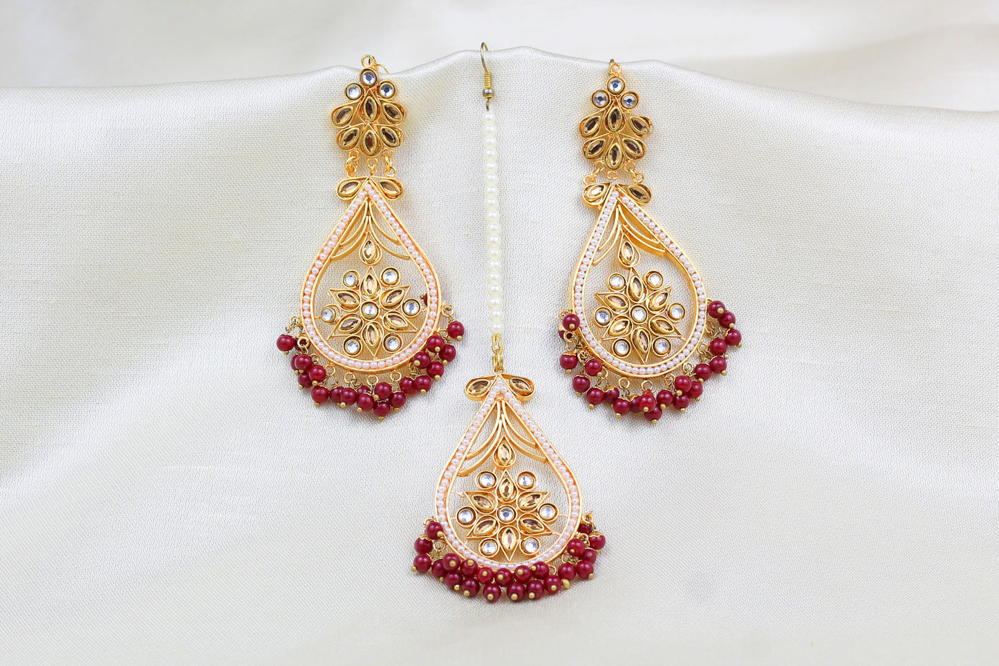 KUNDAN TIKKA SET WITH MEHROON PEARL