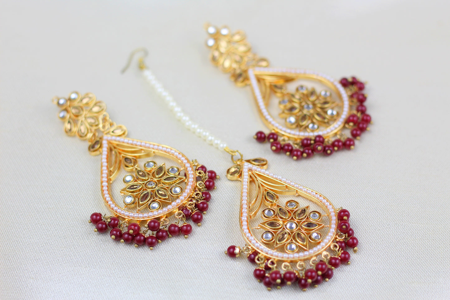 KUNDAN TIKKA SET WITH MEHROON PEARL