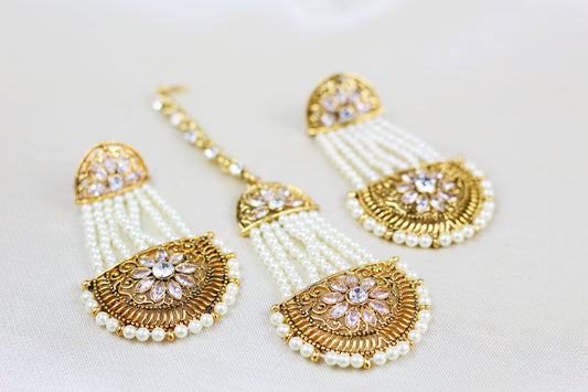 POLKI WITH  PEARL CHAINS TIKKA SET