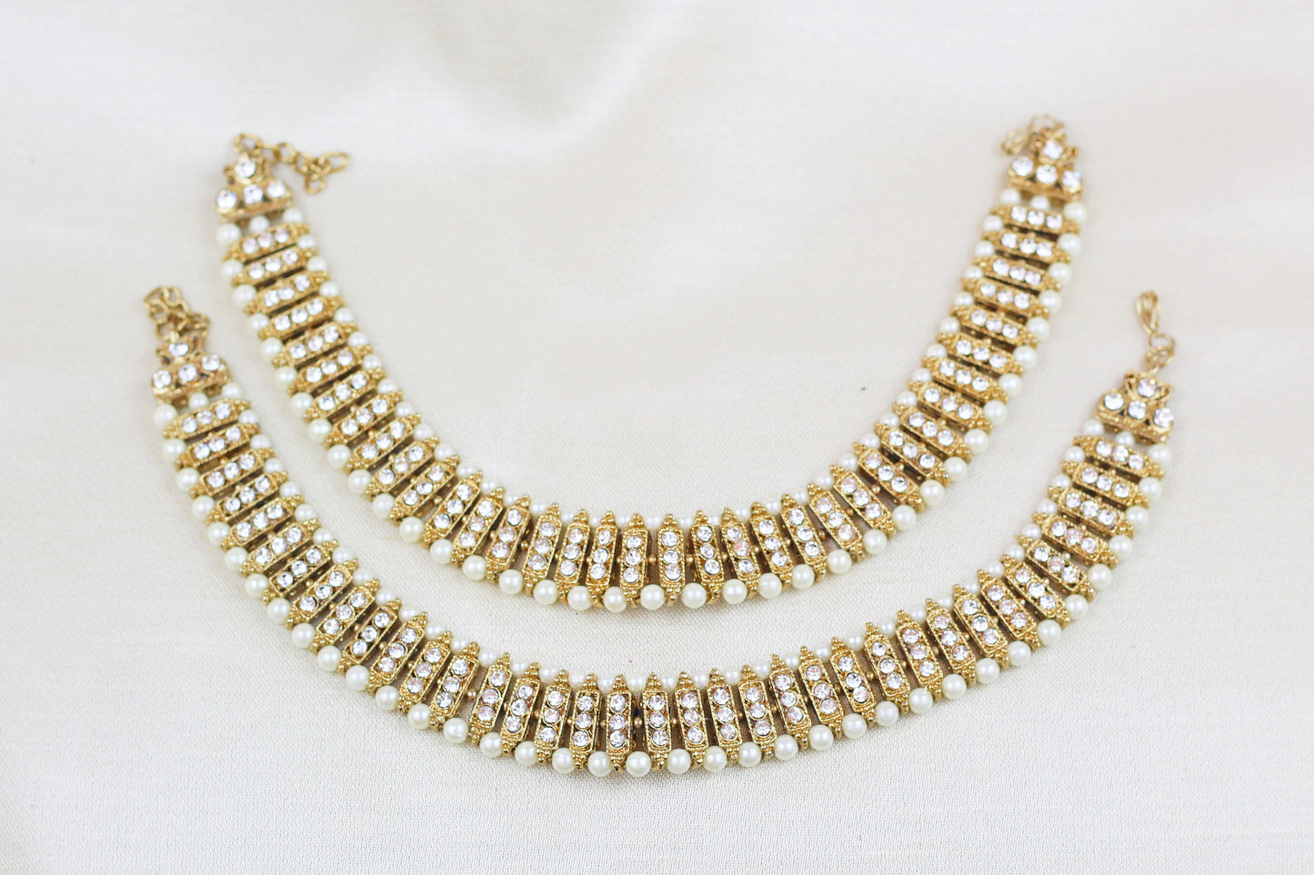 RHINE STONE AND PEARL ANKLETS