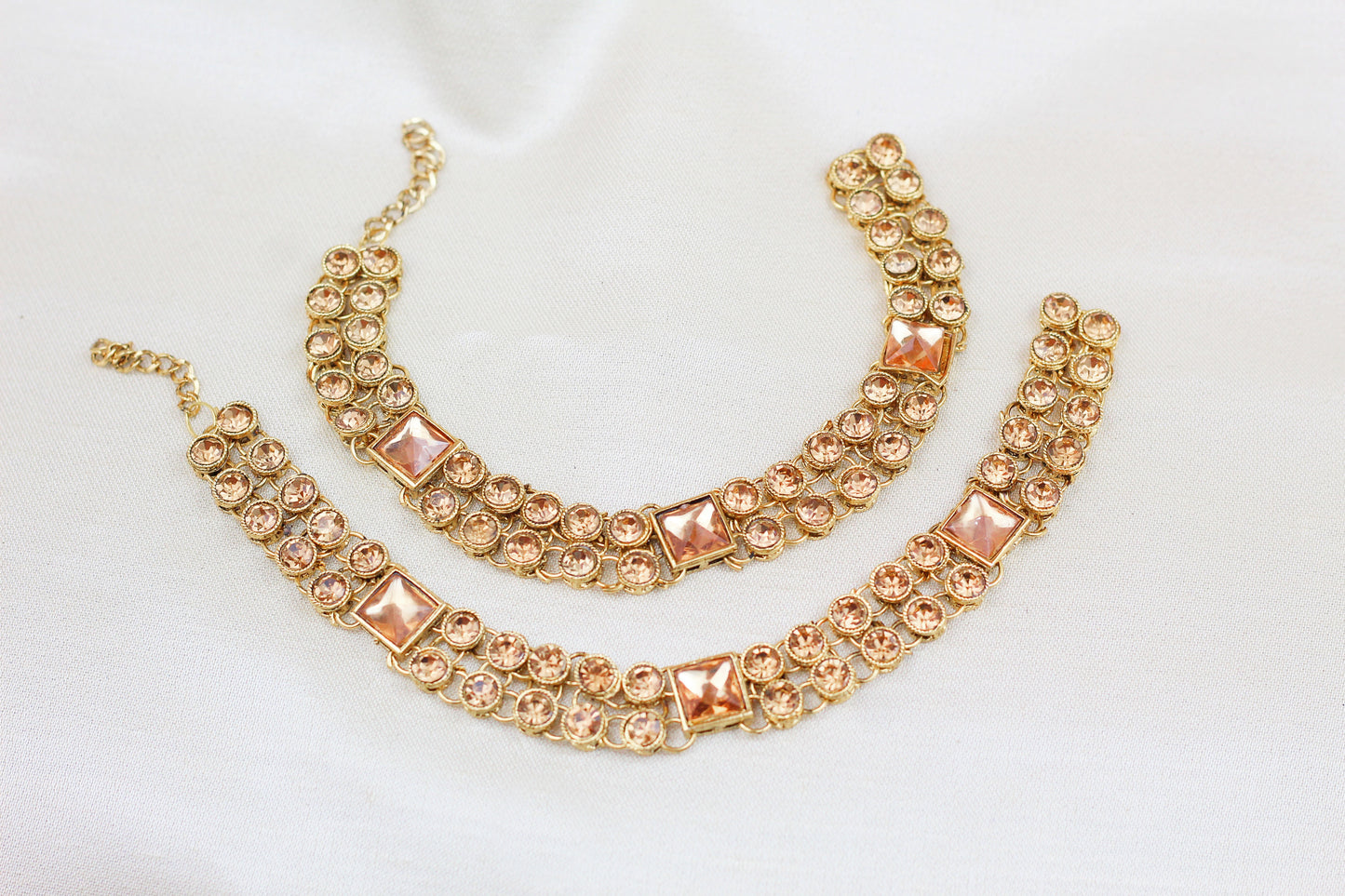 GOLD STONE WITH BIG GOLD SQUARE DESIGN ANKLETS