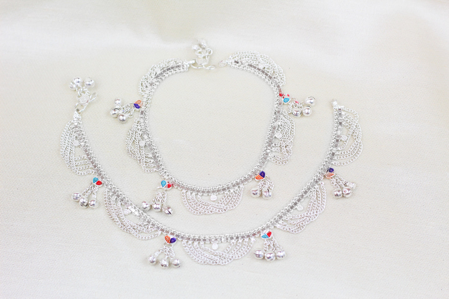 SILVER FINISH WITH FRILL DESIGN ANKLETS
