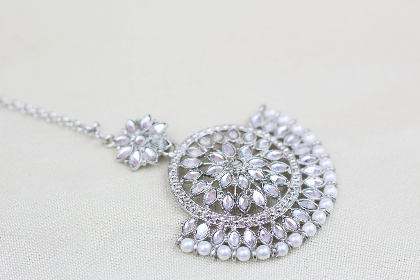 SILVER KUNDAN AND PEARL MAANG TIKKA