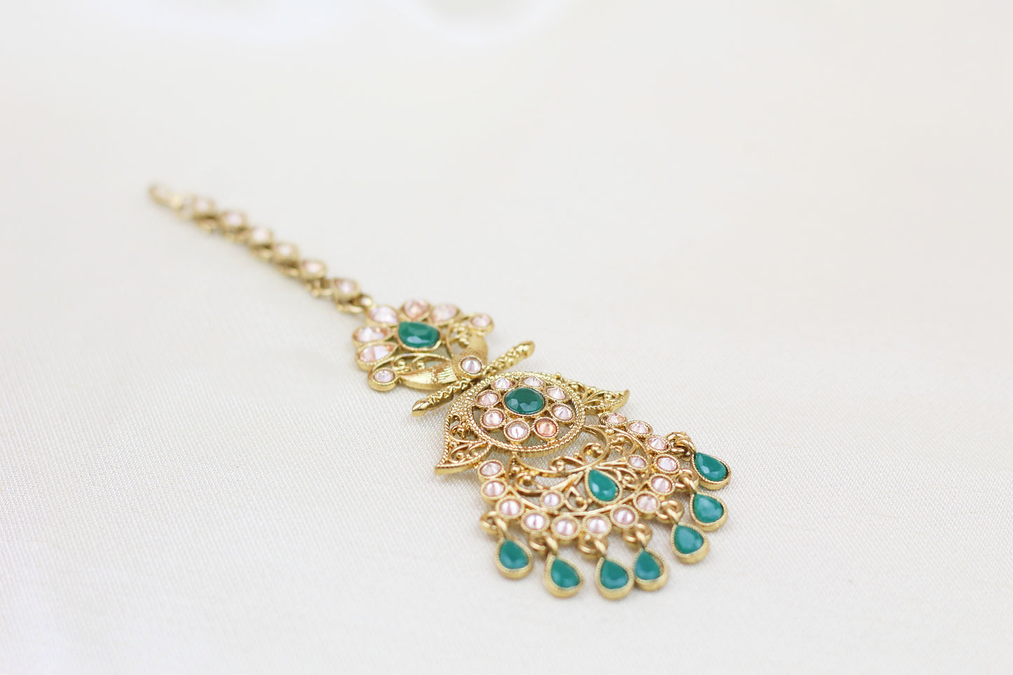 POLKI WITH GREEN BEADS MAANG TIKKA