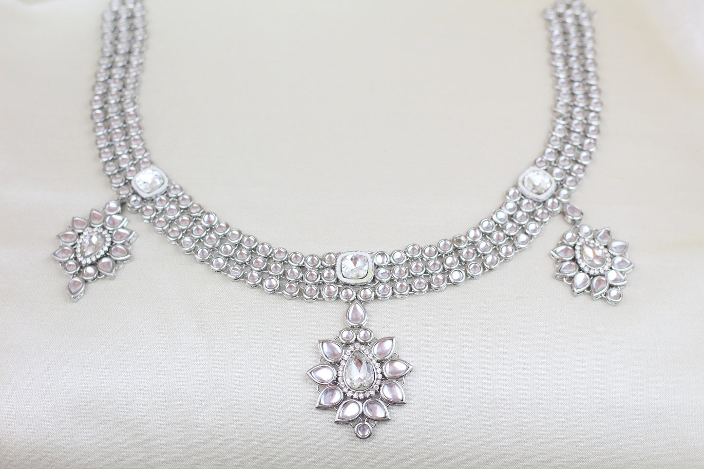 SILVER KUNDAN WAIST BELT WITH PENDANTS