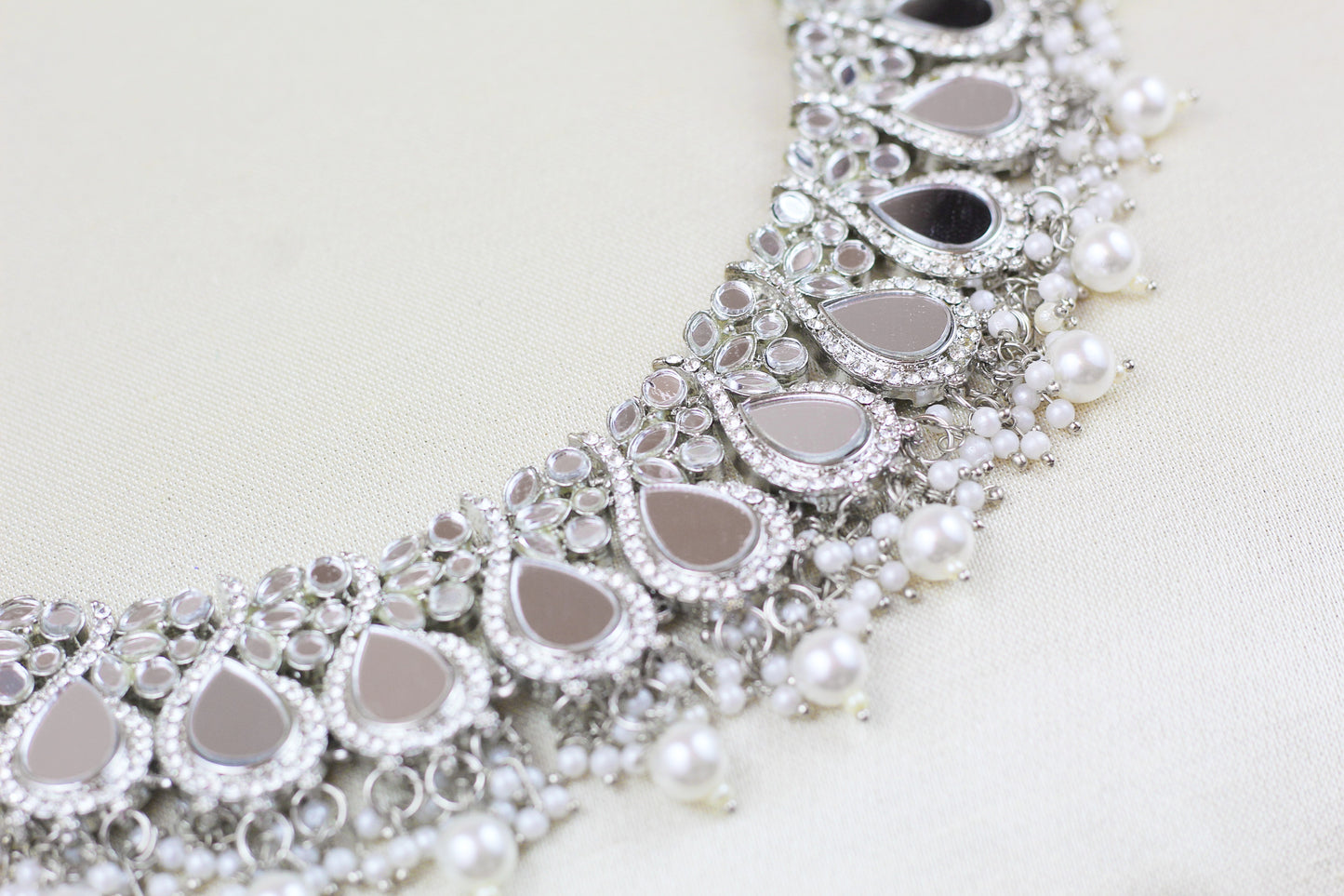 SILVER FINISH MIRROR NECKLACE SET (4PC)
