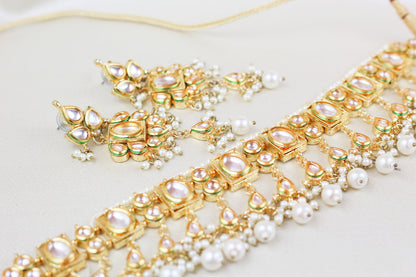 KUNDAN AND PEARL CHOKER SET (3PC)